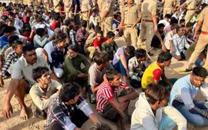 ভারতের গুজরাটেযৌথ অভিযানে অবৈধ বাংলাদেশি আটক